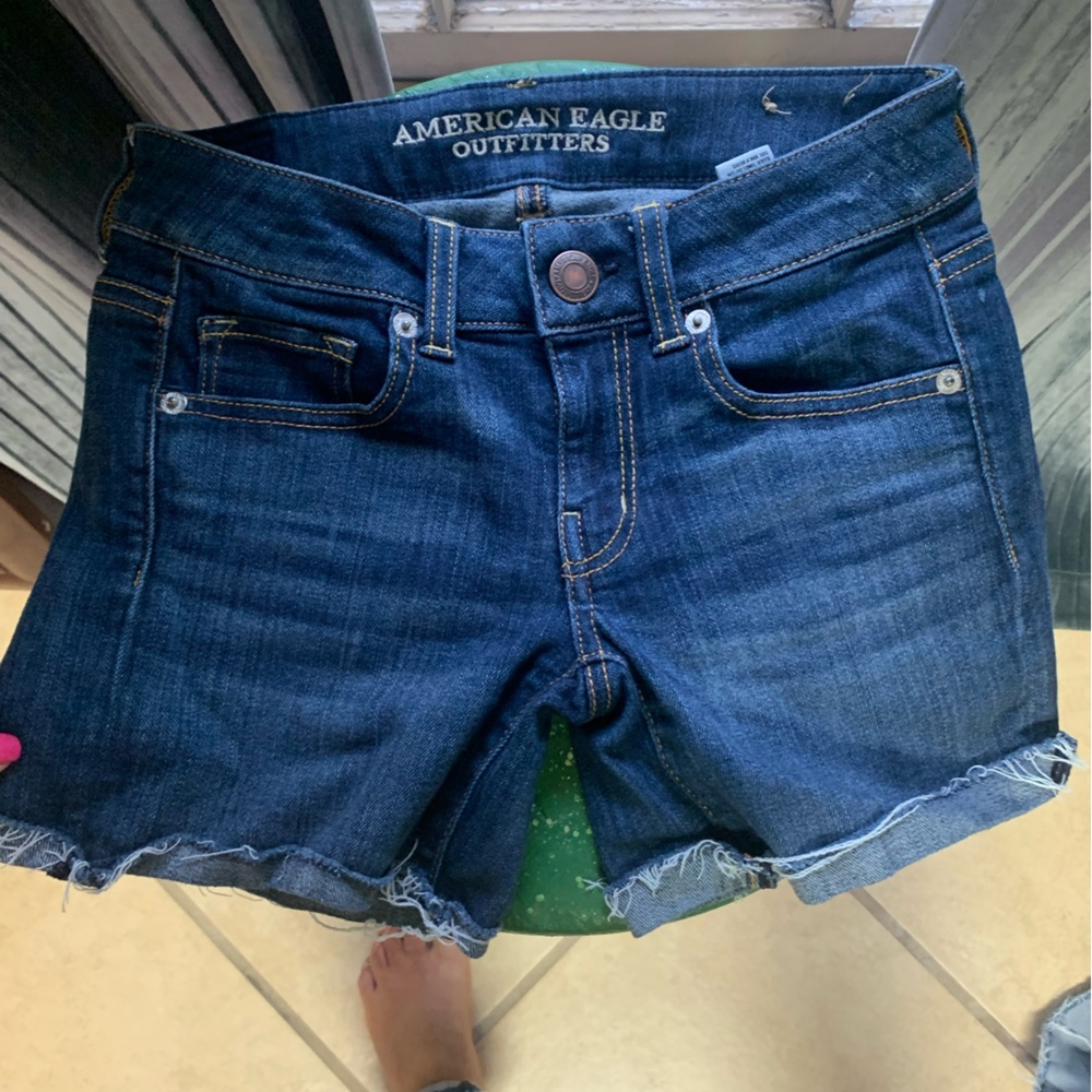 AE SIZE 2 SHORTY SHORTS LIKE NEW